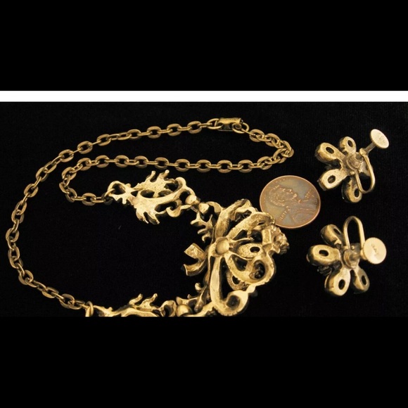 Coro RARE floral amber hue Necklace & Earrings set - Picture 4 of 5